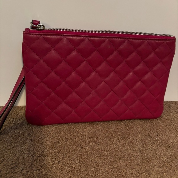 Michael Kors Wristlet Large Quilted Dark Pink Leather Zip “Sophie” AV-1405 - Picture 6 of 8